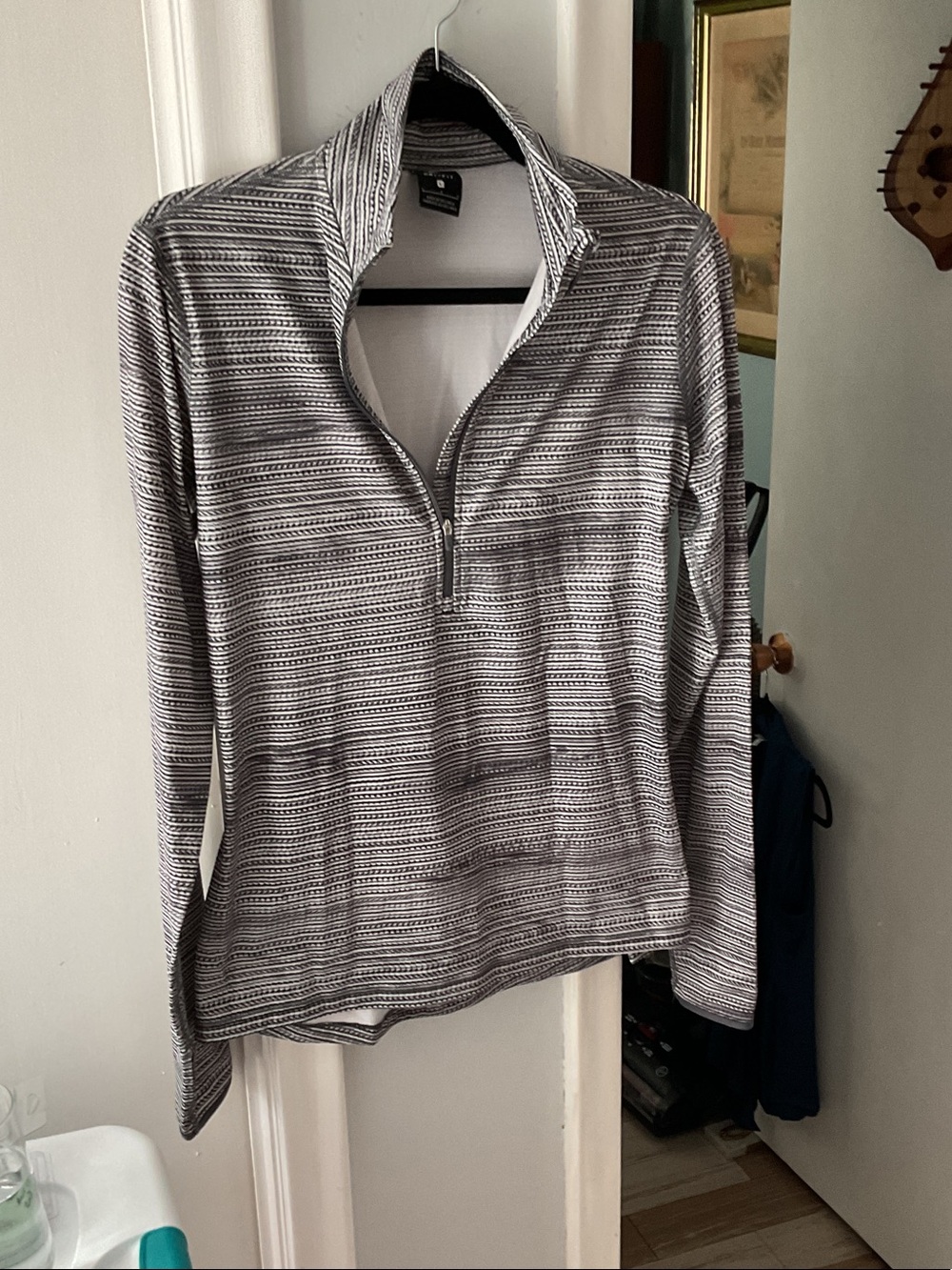 G013: Nike Striped Dri-FIT Quarter-Zip Pullover - Black & White